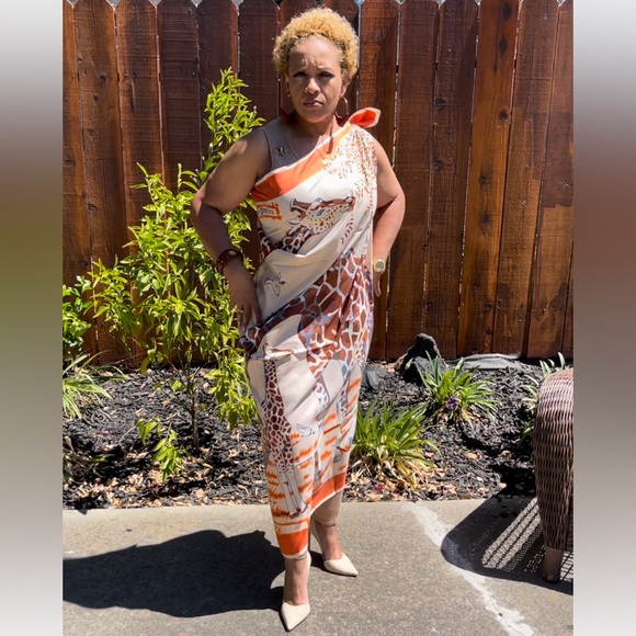 Silk Oversized Giraffe Scarf Tan, Brown, white and Orange - Picture 5 of 7